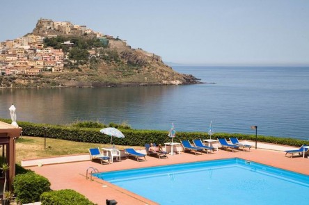 Capodanno 2017 a Castelsardo Pachetto 3 Giorni 2 Notti dal 30/12 al 1° Gennaio 2017 in Hotel 3* Con Cenone e Musica da 189 €