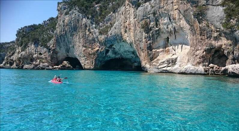 Capodanno 2018 in Sardegna a Cala Gonone Pacchetti Capodanno di 2/3/4 Giorni Hotel Cenone & Visita dell'Acquario Da 130 €